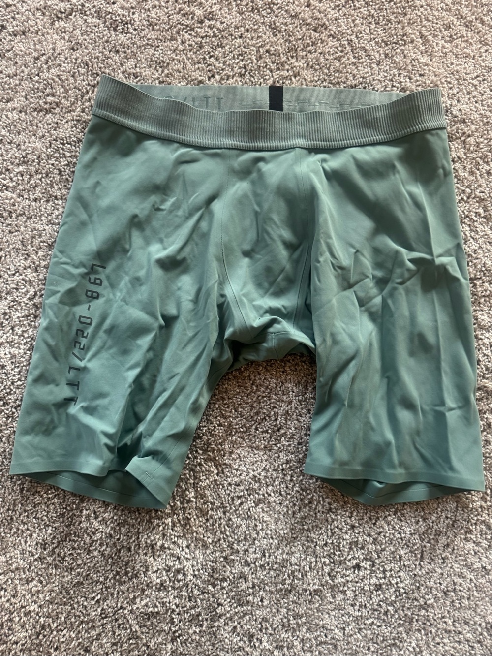 Luluemon license to train half short XL